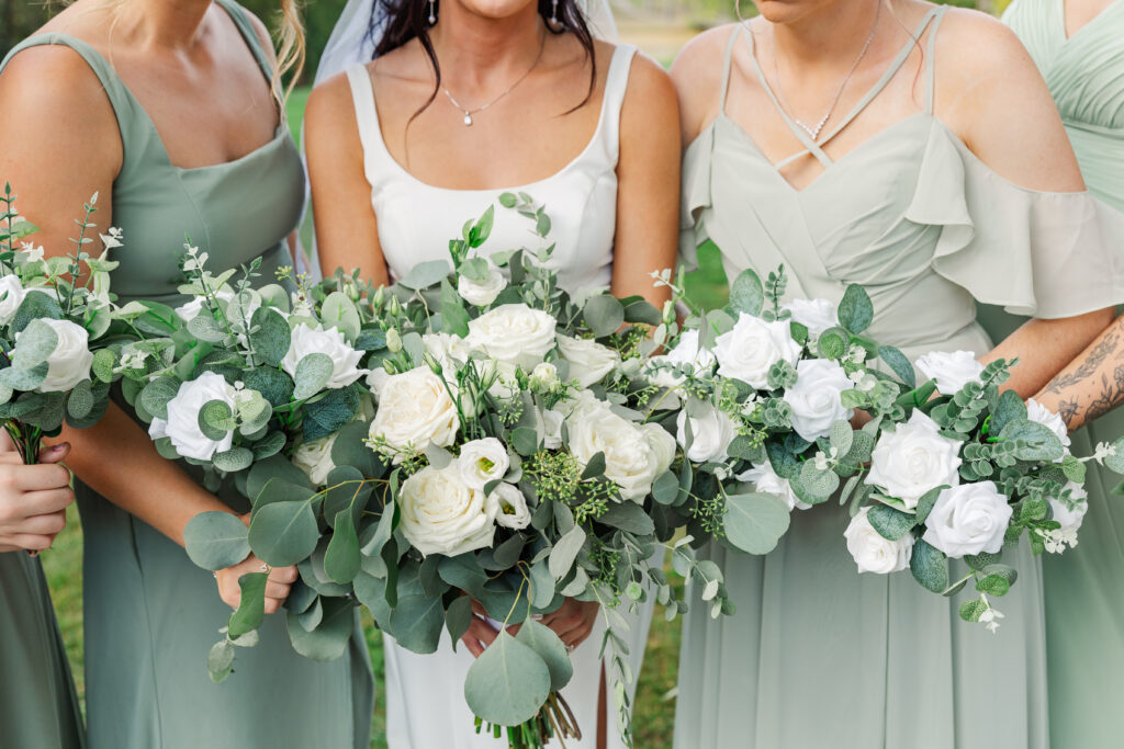 A moment for the bridal bouquet. 

Central Illinois Wedding Photographer.

Amanda Banik Photography