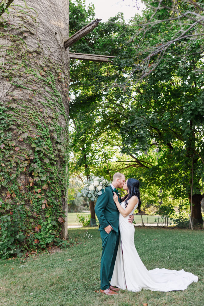 A bride and groom share a kiss at the Preserve at Silver Spring. 

Central Illinois Wedding Photographer.

Amanda Banik Photography