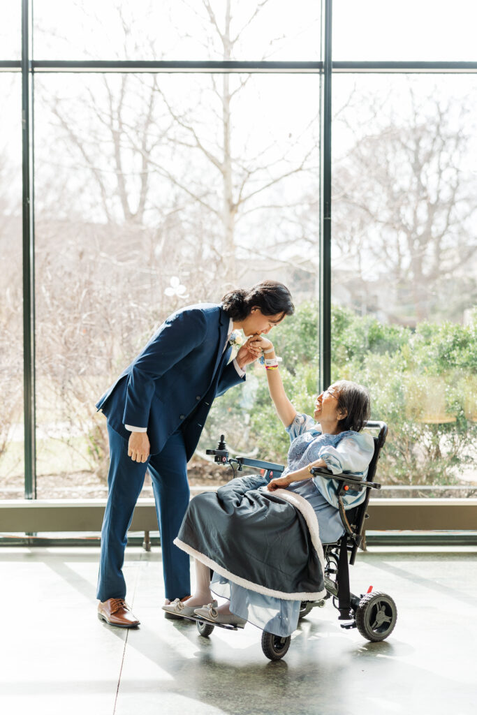 Morton Arboretum Wedding
Wedding Photographer in Central Illinois
Photos by Amanda Banik Photography
