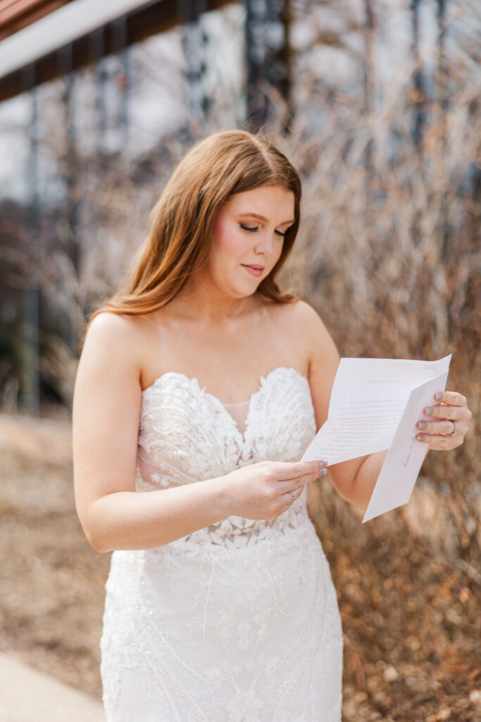 Morton Arboretum Wedding
Wedding Photographer in Central Illinois
Photos by Amanda Banik Photography