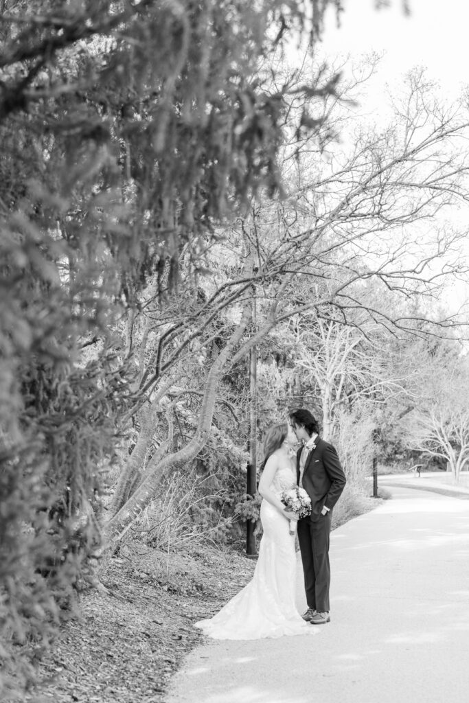 Morton Arboretum Wedding
Wedding Photographer in Central Illinois
Photos by Amanda Banik Photography