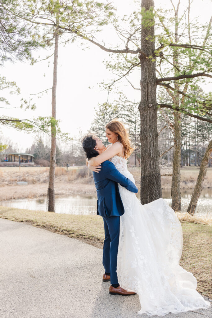 Morton Arboretum Wedding Wedding Photographer in Central Illinois Photos by Amanda Banik Photography