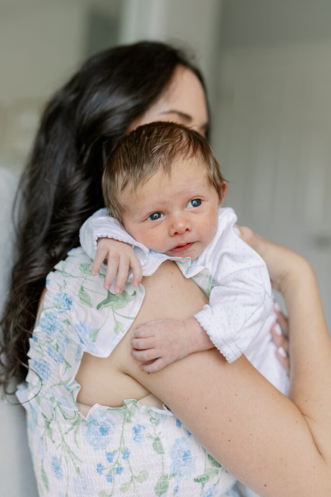 What to wear for newborn photos at home Central Illinois Newborn Photographer Photos by Amanda Banik Photography