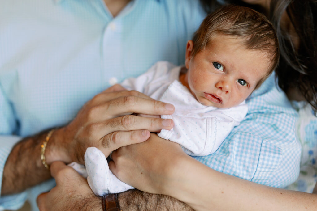 What to wear for newborn photos at home Central Illinois Newborn Photographer Photos by Amanda Banik Photography