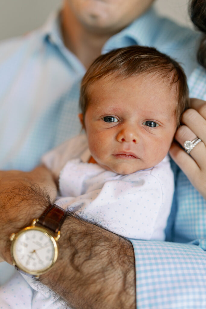 What to wear for newborn photos at home Central Illinois Newborn Photographer Photos by Amanda Banik Photography